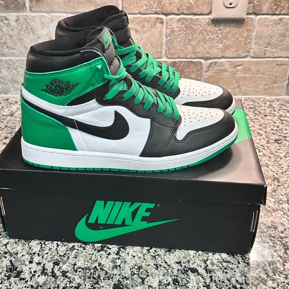 SOLD!!!! Nike Jordan 1, Lucky Green. Size 11, NIB - Picture 2 of 6